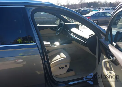 2018 Audi Q7 3.0T Premium z USA, uszkodzony, nr VIN WA1VAAF77JD002331